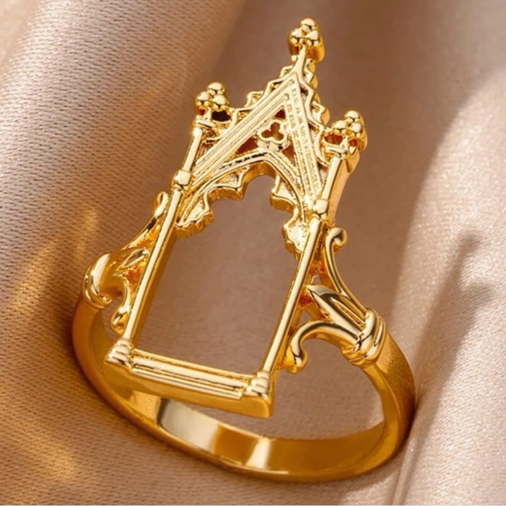 Gold Frame Ring - Picture 2 of 7